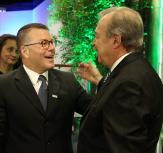 Walter Rauen (BOMAG Marini ) cumprimenta novo presidente Gilberto Porcello Petry